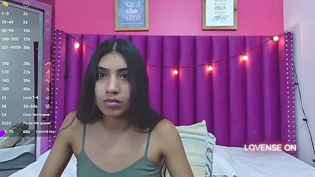 littlee emilyy  online show from 03-08-25, 03:06