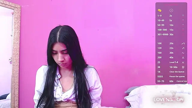 littlee emilyy  online show from 03-22-25, 08:51