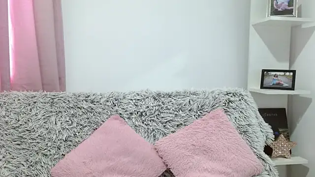 aliicee m online show from 09-18-25, 06:21