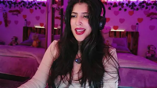 azahar  ziiz online show from 04-17-26, 01:08