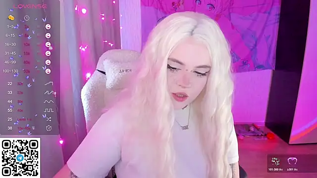 Snapshot of SelenaCute chatting on 05-01-26, 04:28 SelenaCute online show from 05-01-26, 04:28
