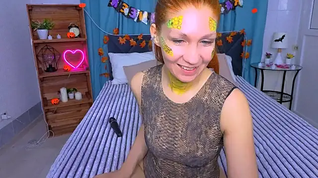 Snapshot of LucieHells chatting on 10-30-25, 01:29 LucieHells online show from 10-30-25, 01:29