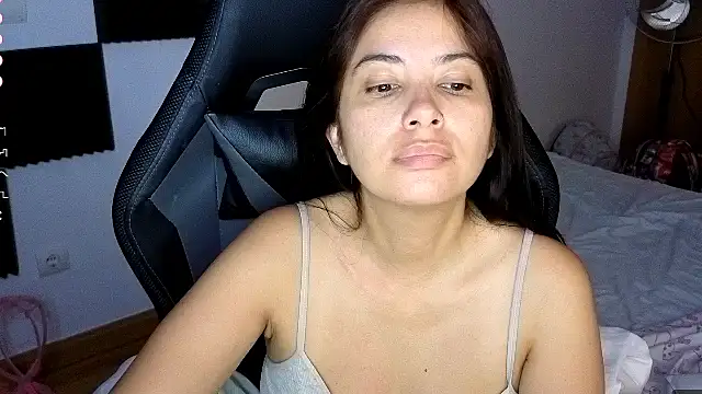 Snapshot of AnnaQueen chatting on 07-28-26, 02:51 AnnaQueen online show from 07-28-26, 02:51