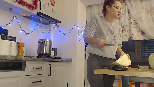 Snapshot of Tasty_Shape chatting on 02-02-25, 03:39 Tasty Shape online show from 02-02-25, 03:39