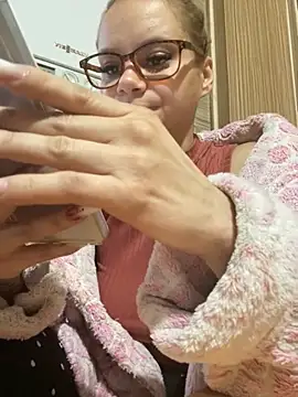 Snapshot of Tasty_Shape chatting on 10-24-25, 05:59 Tasty Shape online show from 10-24-25, 05:59