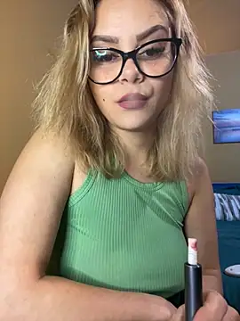 Snapshot of Tasty_Shape chatting on 11-14-25, 03:33 Tasty Shape online show from 11-14-25, 03:33