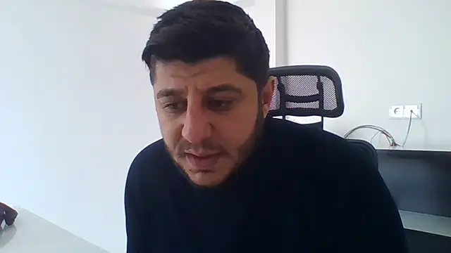 Snapshot of erkekkkadam chatting on 01-15-25, 06:54 erkekkkadam online show from 01-15-25, 06:54