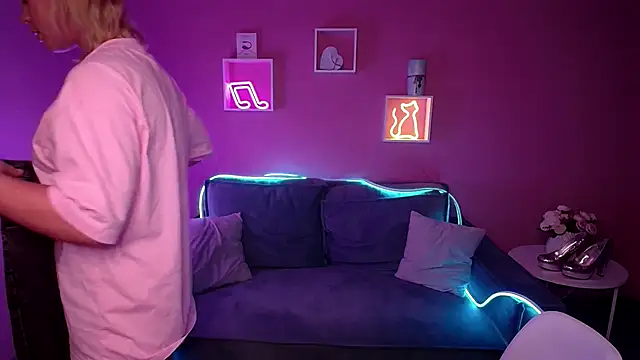 Snapshot of RikaRaily chatting on 12-06-24, 07:10 RikaRaily online show from 12-06-24, 07:10