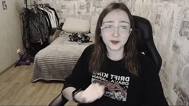 AmeliaKamishiro online show from 12-06-24, 01:55