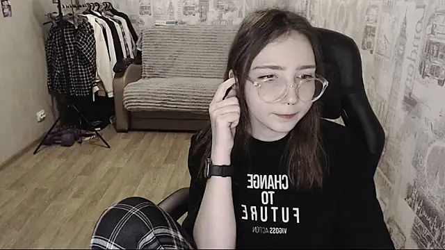 AmeliaKamishiro online show from 12-10-24, 02:28