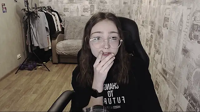 AmeliaKamishiro online show from 12-12-24, 03:05