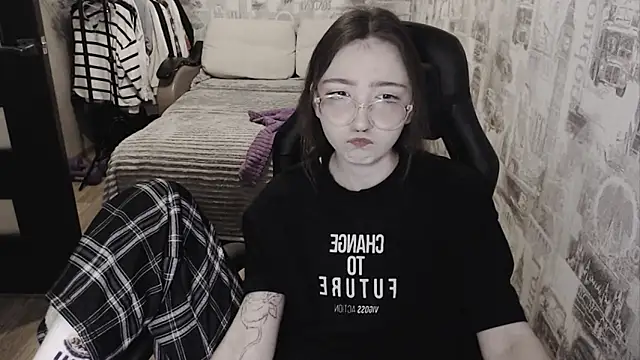 AmeliaKamishiro online show from 12-15-24, 11:23