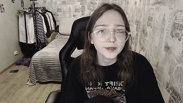 AmeliaKamishiro online show from 12-22-24, 02:27