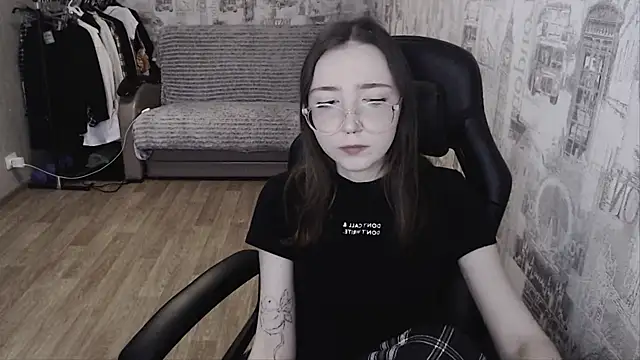 AmeliaKamishiro online show from 01-16-25, 11:58