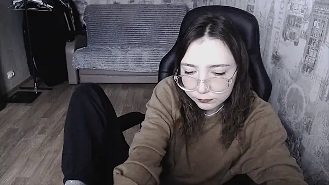 AmeliaKamishiro online show from 01-19-25, 08:07