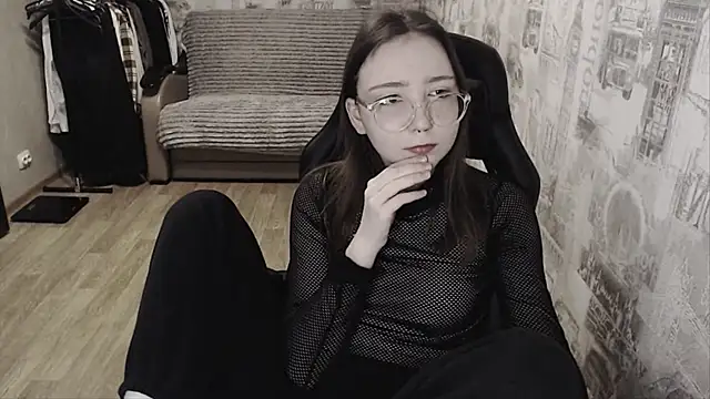 AmeliaKamishiro online show from 01-25-25, 03:40