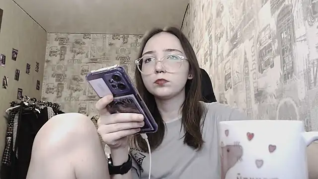 AmeliaKamishiro online show from 02-04-25, 06:06