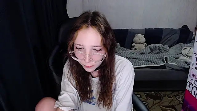 AmeliaKamishiro online show from 10-05-25, 08:01