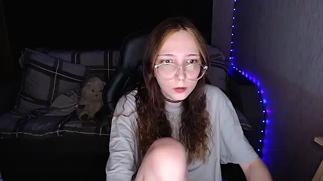 AmeliaKamishiro online show from 10-14-25, 09:04