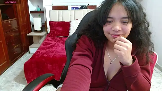 laureentt  online show from 02-04-25, 10:10