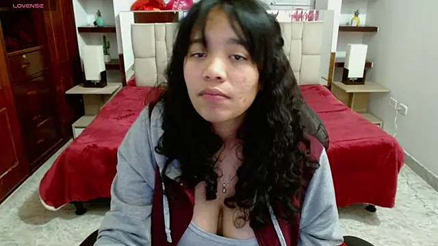 laureentt  online show from 02-19-25, 09:17