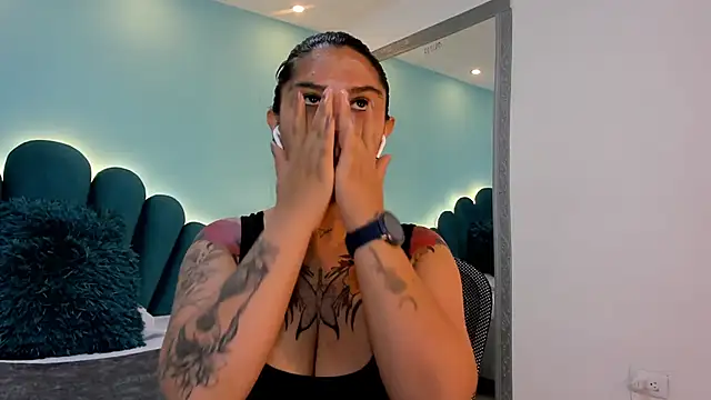 sharlott18 online show from 02-26-26, 02:49