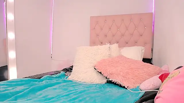 Snapshot of Celeste__sweetx chatting on 02-28-25, 06:20 Celeste sweetx online show from 02-28-25, 06:20