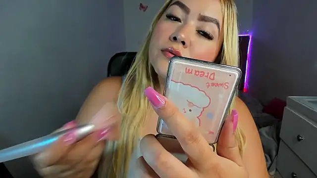 Snapshot of Celeste__sweetx chatting on 05-08-26, 06:13 Celeste sweetx online show from 05-08-26, 06:13