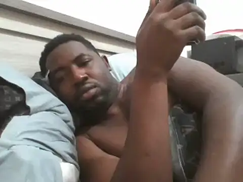 Snapshot of Tonton1988 chatting on 02-25-25, 07:20 Tonton1988 online show from 02-25-25, 07:20