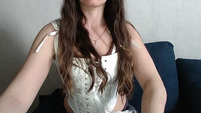 Snapshot of Jennna_Maya chatting on 05-13-26, 08:44 Jennna Maya online show from 05-13-26, 08:44