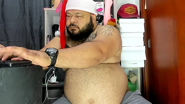 Snapshot of Latino_bigcock chatting on 12-31-24, 03:09 Latino bigcock online show from 12-31-24, 03:09