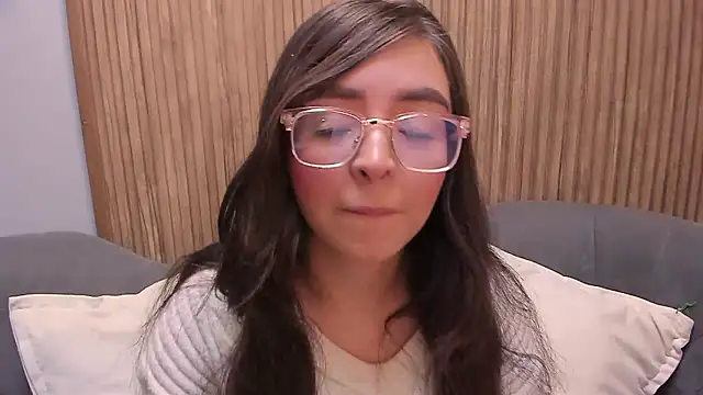 Eva Macalliter online show from 12-07-24, 03:25