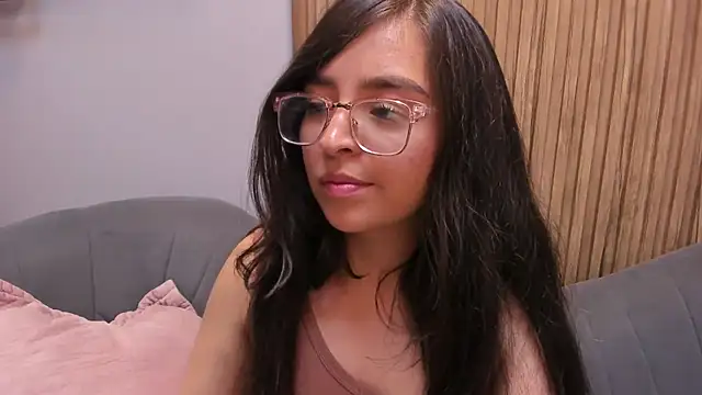 Eva Macalliter online show from 12-28-24, 05:12