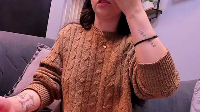 Eva Macalliter online show from 11-08-25, 03:18