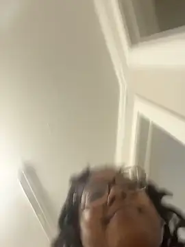 SweetHoneyBunz online show from 10-28-25, 04:20