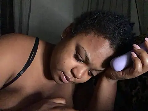 SweetHoneyBunz online show from 07-18-26, 04:38