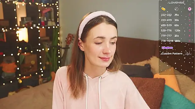 Snapshot of bananya_kitty chatting on 03-25-26, 11:00 bananya kitty online show from 03-25-26, 11:00