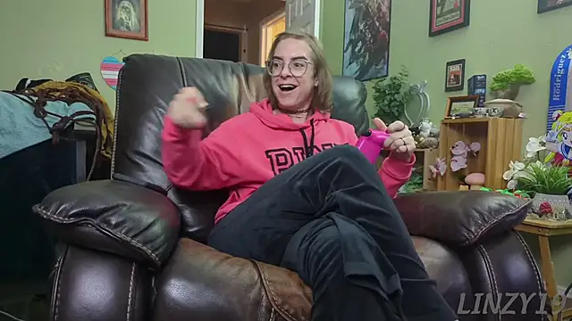 Linzy 19 online show from 01-19-25, 01:21