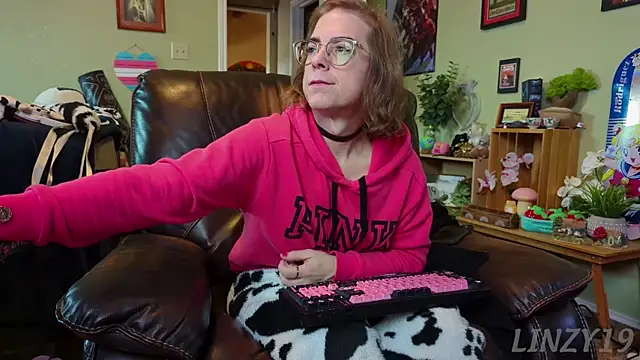 Linzy 19 online show from 01-29-25, 04:52