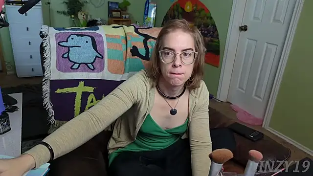 Linzy 19 online show from 02-20-25, 03:52