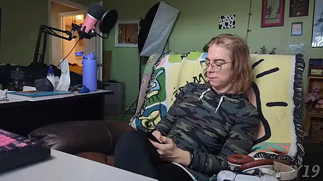 Linzy 19 online show from 03-02-25, 03:37