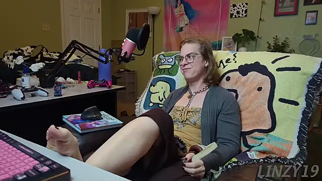 Linzy 19 online show from 03-12-25, 03:02