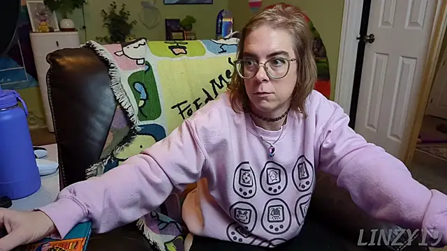 Linzy 19 online show from 03-13-25, 03:00