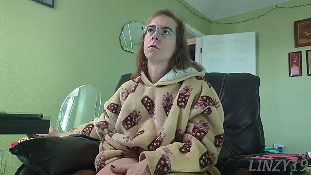 Linzy 19 online show from 11-09-25, 04:16