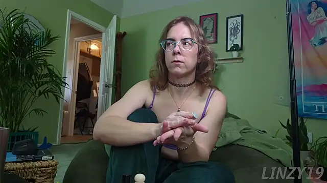 Linzy 19 online show from 01-12-26, 04:45