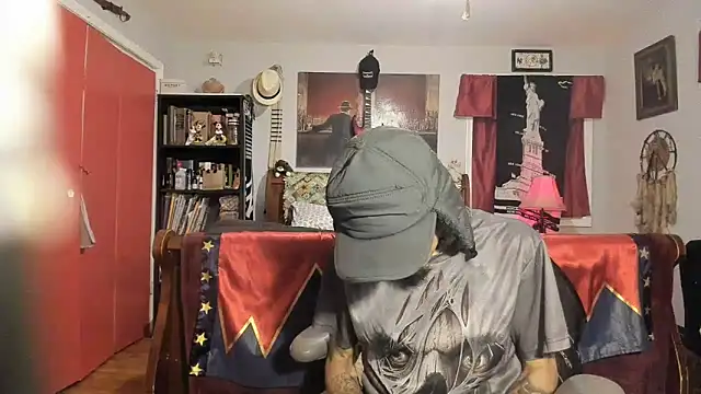 RoosterWabbit online show from 03-11-25, 05:27