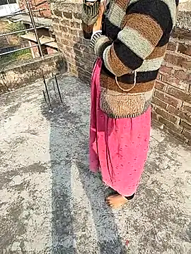 COUPLLE VILLAGE online show from 11-25-25, 02:55