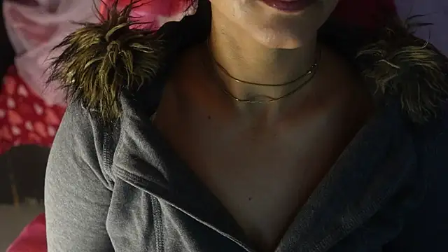 Snapshot of -AyeshaSinghania- chatting on 12-01-25, 03:39 -AyeshaSinghania- online show from 12-01-25, 03:39