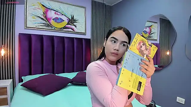 emily roberts1 online show from 02-25-25, 12:34