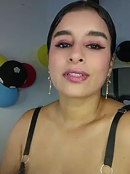 Snapshot of Alizon_1 chatting on 06-24-26, 07:13 Alizon 1 online show from 06-24-26, 07:13